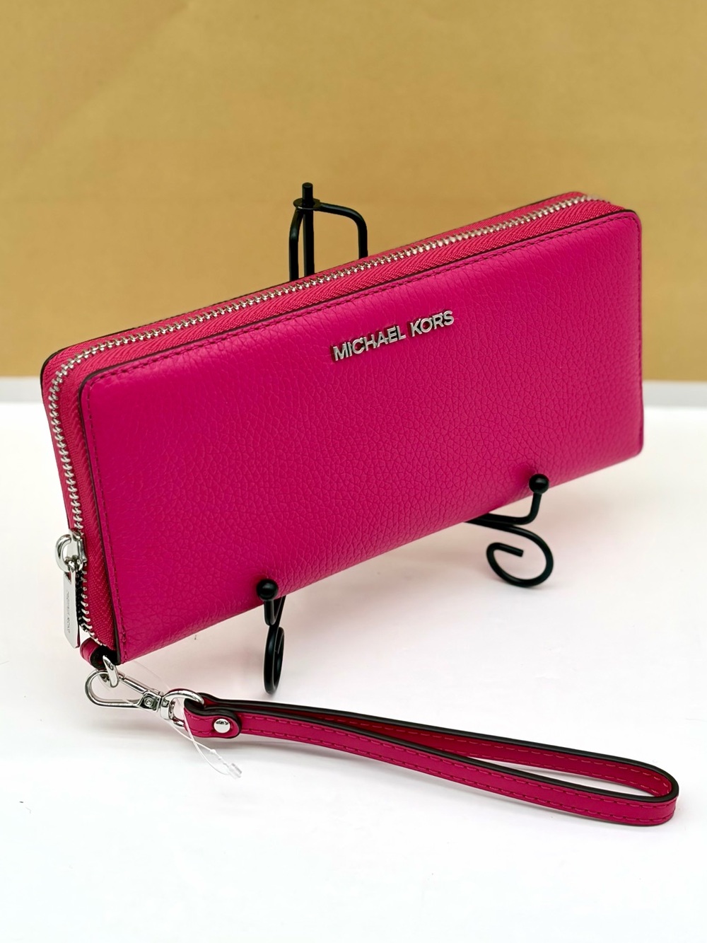 Michael Kors Large Continental
Wallet Wristlet DragonFruit NWT
